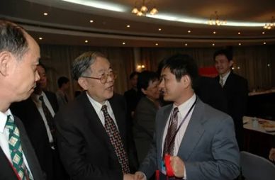 钩沉 : 专访周治平教授：将硅基光电子带回中国